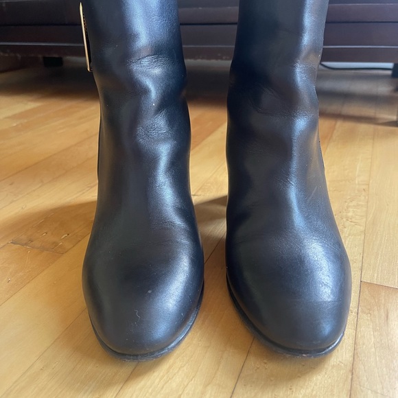 Burberry Black Leather Heeled Booties with Gold Detailing - Picture 6 of 6